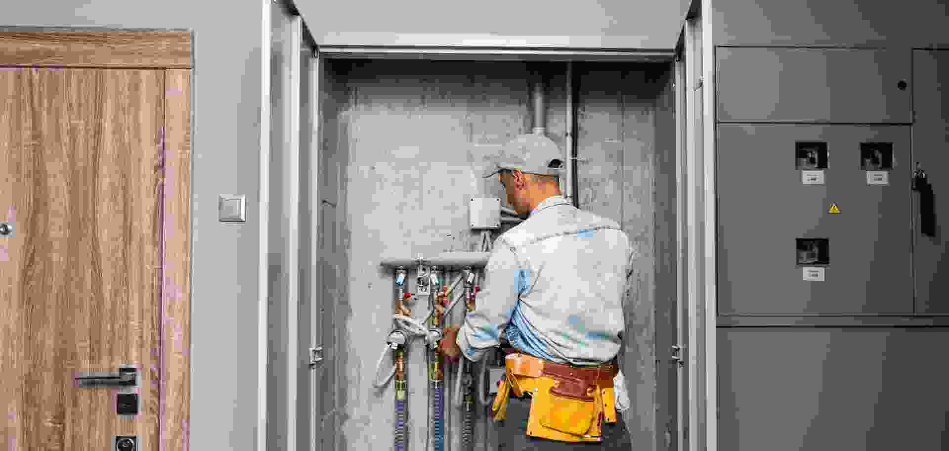 Illustratie van veelvoorkomende loodgietersproblemen en oplossingen